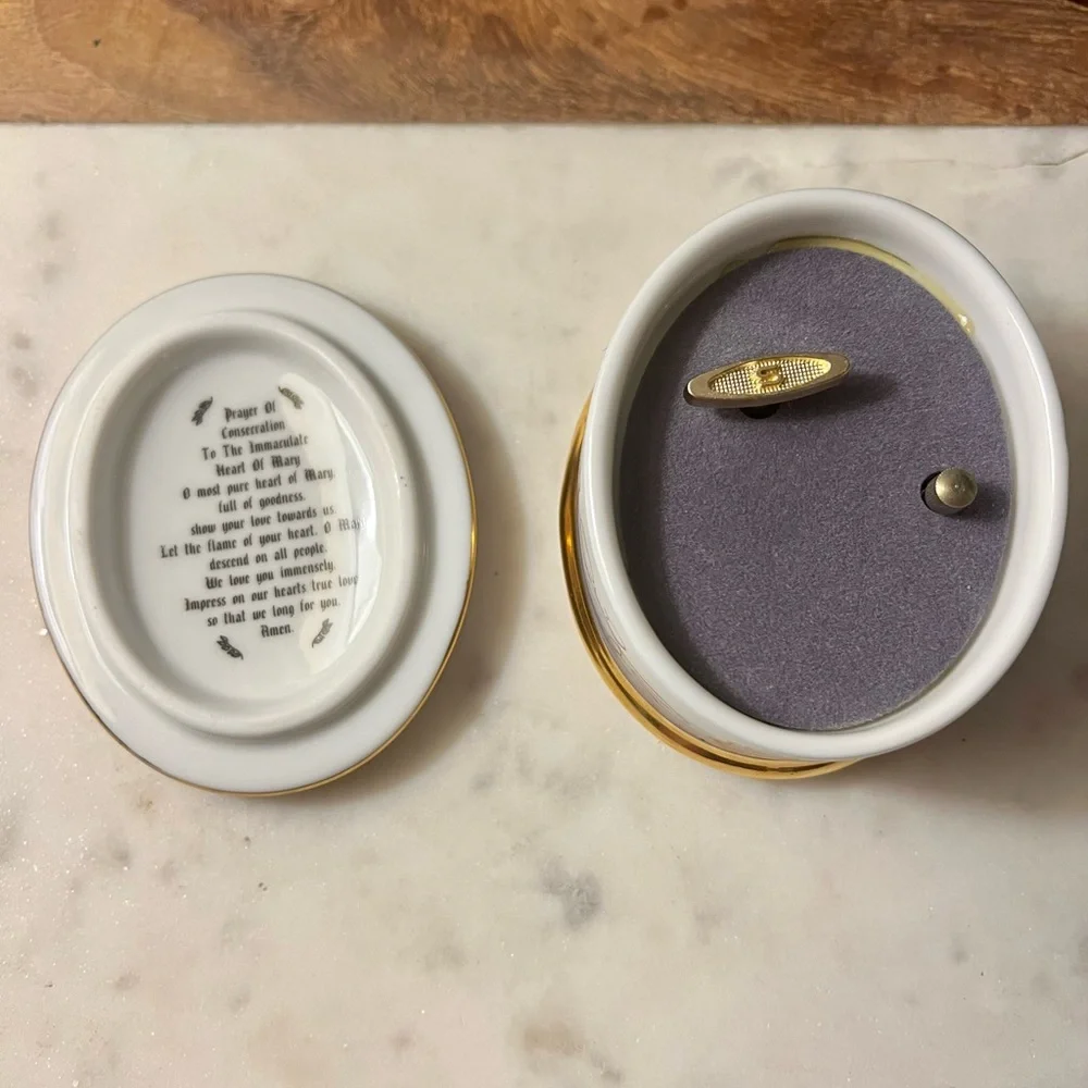 Music Box - Picture 3 of 5